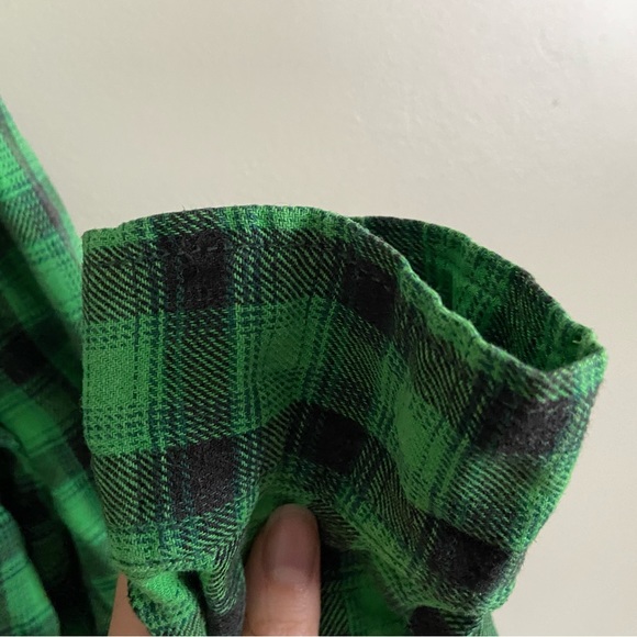 American Eagle Green and Black Plaid Button Up Shirt in XL - Picture 4 of 6